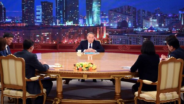 Нурсултан Назарбаев с представителями казахстанских СМИ - Sputnik Казахстан