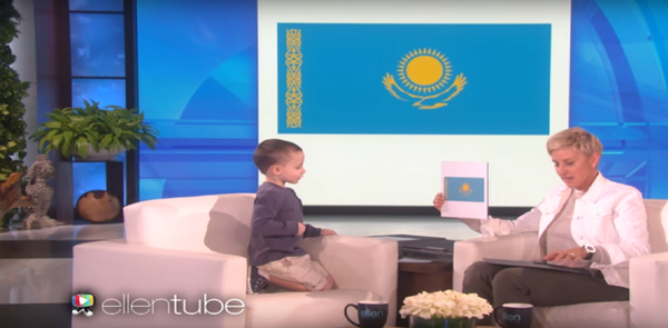 Флаг Казахстана стал гостем на шоу Эллен Дедженерс  - Sputnik Казахстан