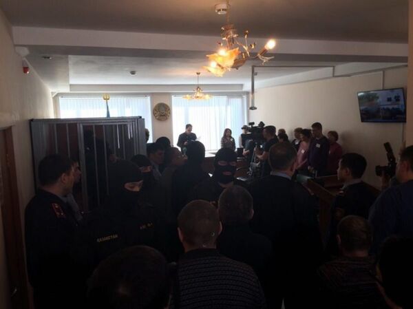 Суд над черными риелторами в Костанае Суд над черными риелторами в Костанае - Sputnik Казахстан