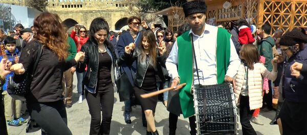 Привет, весна: танцами и хороводами жители Баку встречают Новруз - Sputnik Казахстан