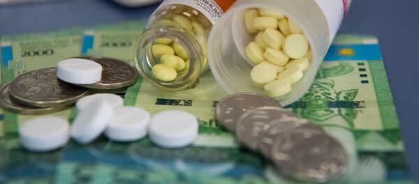 Лекарства, деньги - Sputnik Казахстан