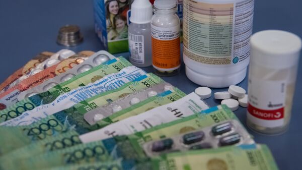 Лекарства, деньги - Sputnik Казахстан