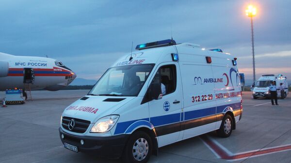 Автомобиль скорой помощи в аэропорту Антальи, Турция - Sputnik Казахстан
