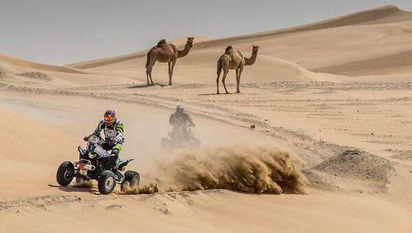 Квадроциклисты на Abu-Dhabi Desert Challenge - Sputnik Казахстан