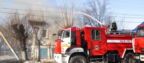 Петропавлда тұрғын үй өртеніп жатыр - Sputnik Қазақстан