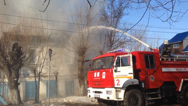 Сгорело все: огонь уничтожил жилой дом в Петропавловске - Sputnik Казахстан