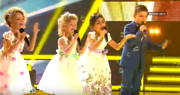 Выступление Ромы Корнеева вместе с группой Ты супер! Выступление Ромы Корнеева вместе с группой Ты супер! - Sputnik Казахстан