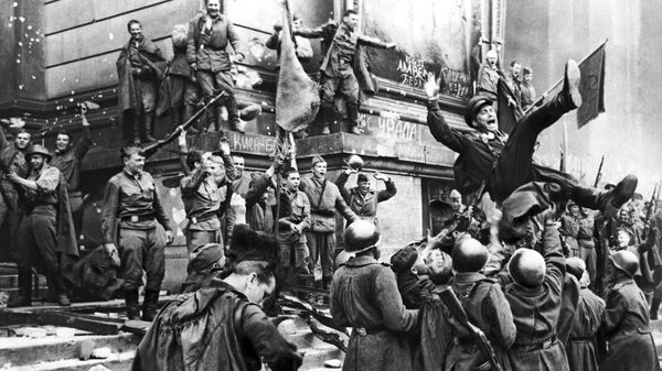 Битва за Берлин көркем фильмінен үзінді Битва за Берлин көркем фильмінен үзінді - Sputnik Қазақстан