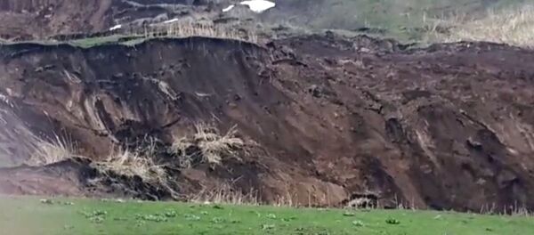 Cтрашное видео схода оползня в Узгене - Sputnik Казахстан