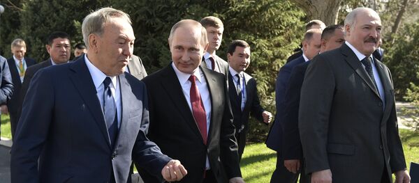 Главы стран ЕАЭС на саммите в Бишкеке, архивное фото Главы стран ЕАЭС на саммите в Бишкеке, архивное фото - Sputnik Казахстан