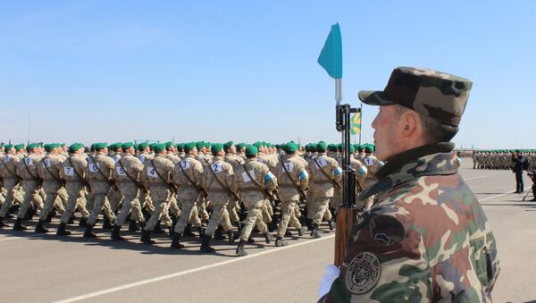 Военные показали подготовку к параду в честь 25-летия Вооруженных Сил Казахстана - Sputnik Казахстан