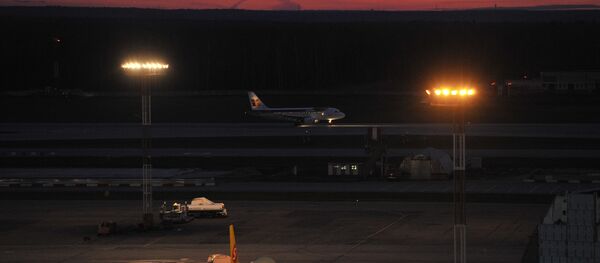 Вид на летное поле из командно-диспетчерского пункта аэропорта, архивное фото - Sputnik Казахстан