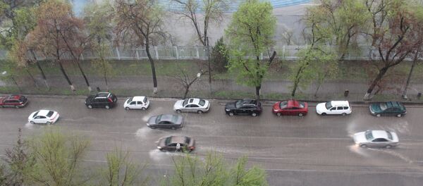 Алматыдағы нөсер жауын - Sputnik Қазақстан