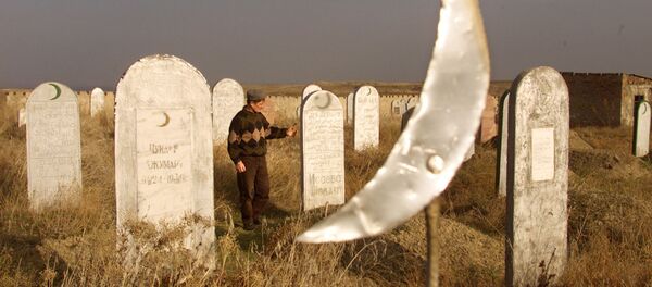 Мусульманское кладбище, архивное фото Мусульманское кладбище, архивное фото - Sputnik Казахстан
