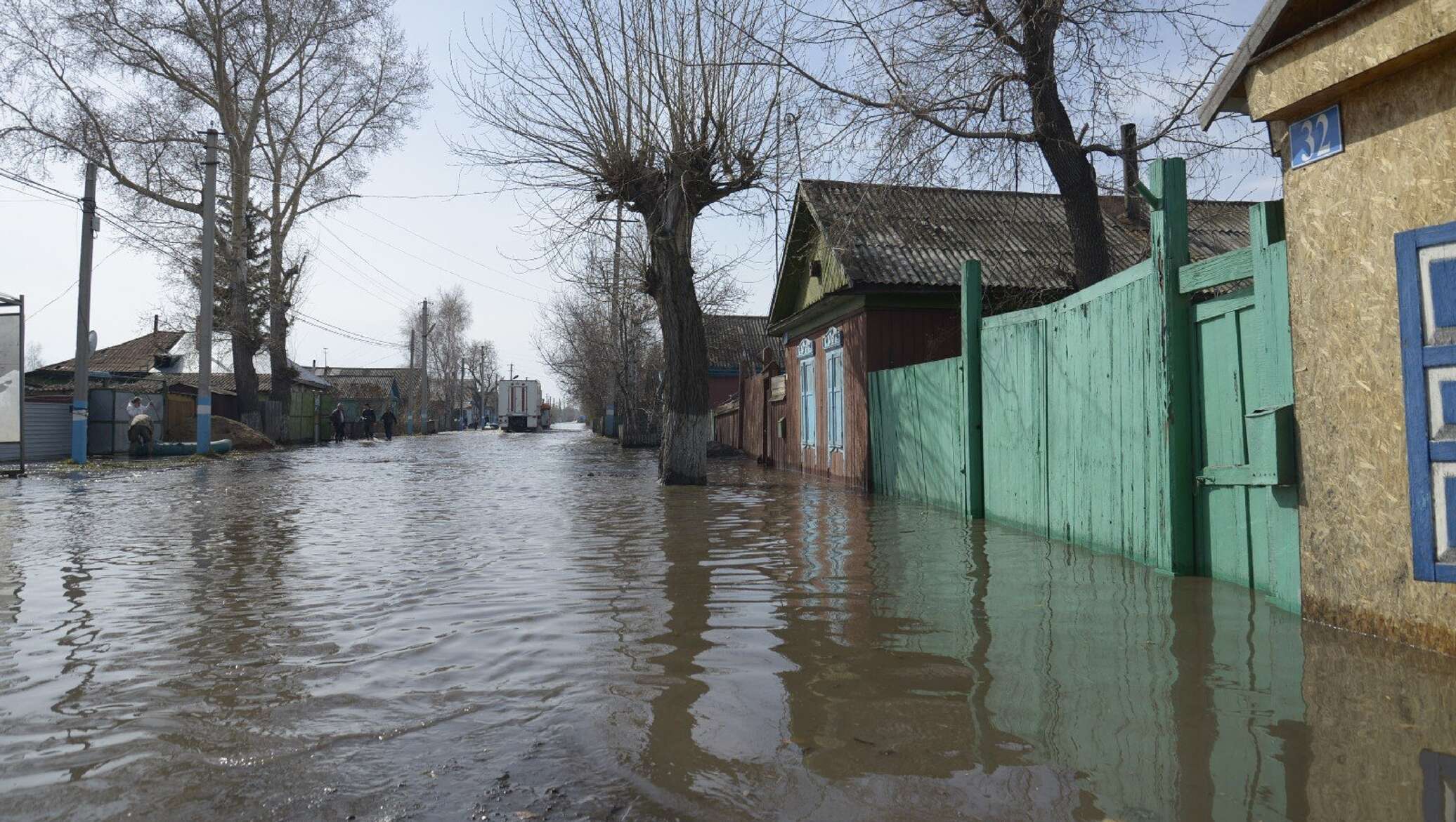 Паводок в казахстане сегодня. Наводнение в Казахстане. Высокие наводнения. Наводнение дома. Топан Су.