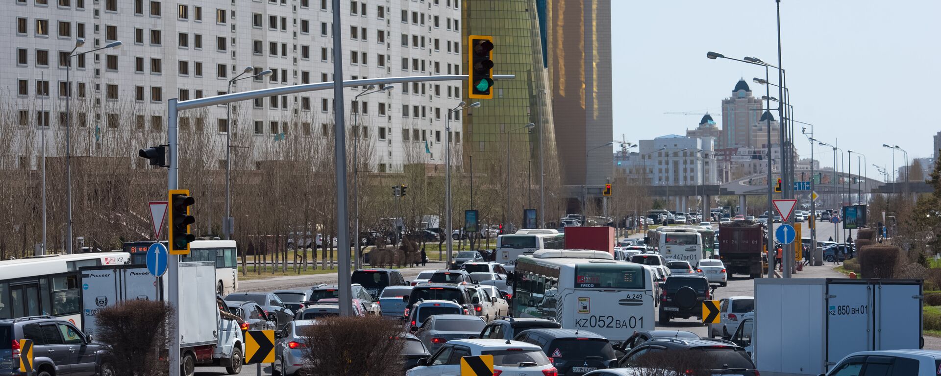 Автомобильная пробка в Астане - Sputnik Казахстан, 1920, 20.10.2025