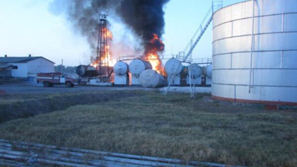 Пожар на нефтебазе в Жамбылской области - Sputnik Казахстан
