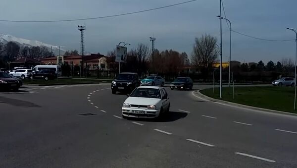 Нарушение ПДД на кольцевой дороге в Алматы - Sputnik Казахстан