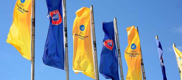 Флаги с эмблемой Кубка УЕФА по футзалу Флаги с эмблемой Кубка УЕФА по футзалу - Sputnik Казахстан