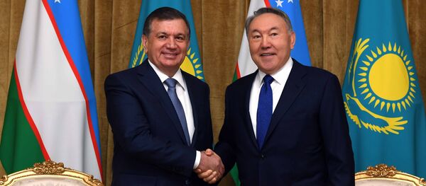 Шавкат Мирзиёев пен Нұрсұлтан Назарбаев Шавкат Мирзиёев пен Нұрсұлтан Назарбаев - Sputnik Қазақстан