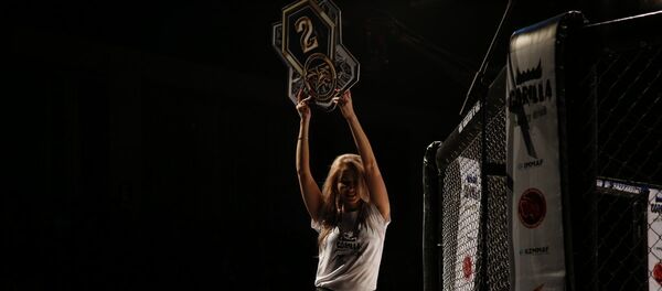 Ring girl на чемпионате по ММА - Sputnik Казахстан