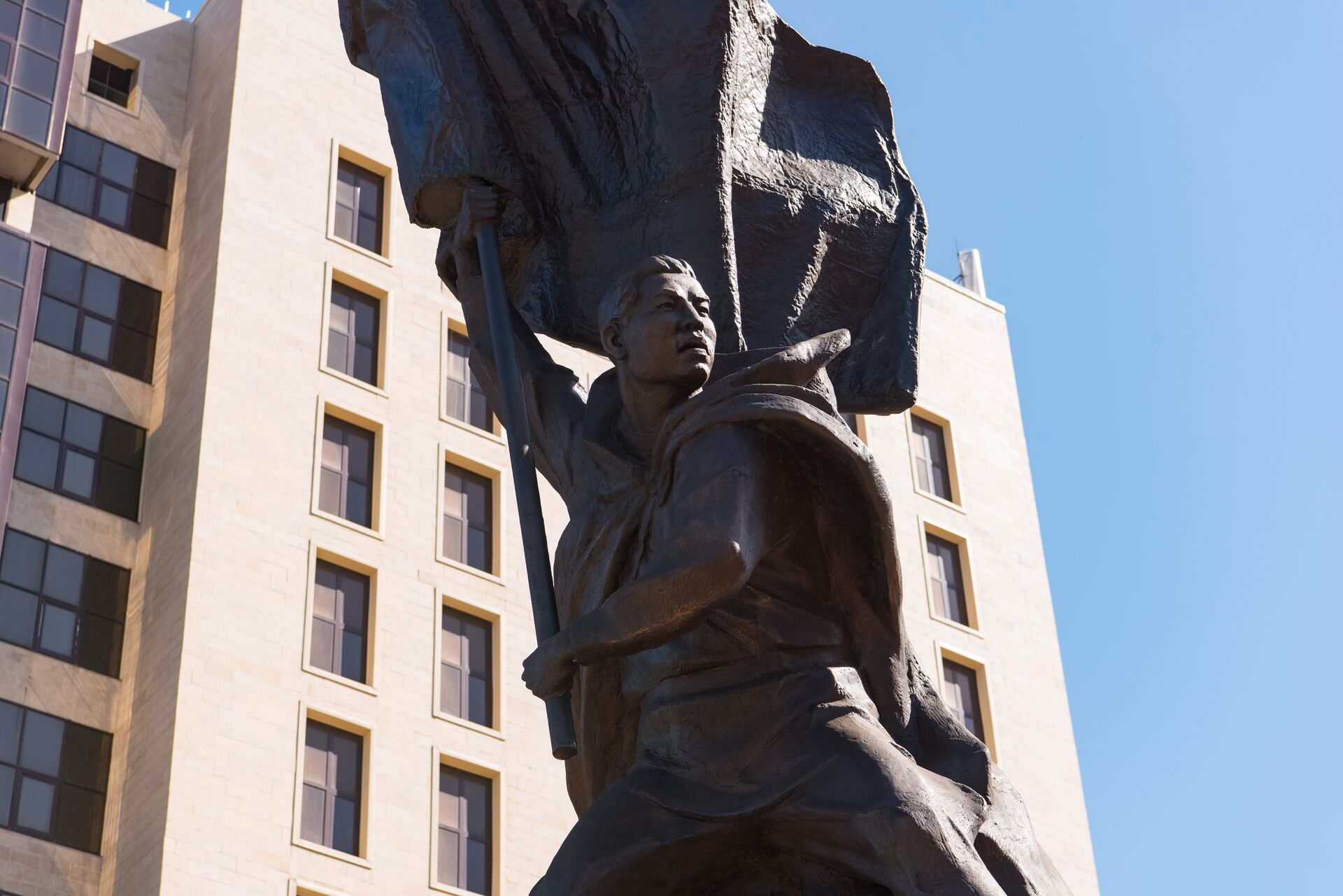 Памятник Рахимжану Кошкарбаеву в Астане - Sputnik Казахстан, 1920, 04.01.2024