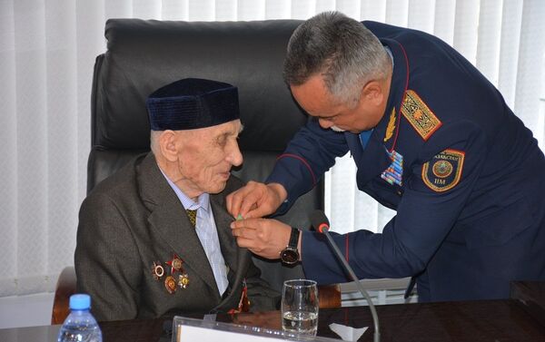 100-летнего аксакала Джуру Кобелева чествовали в ДВД СКО - Sputnik Казахстан
