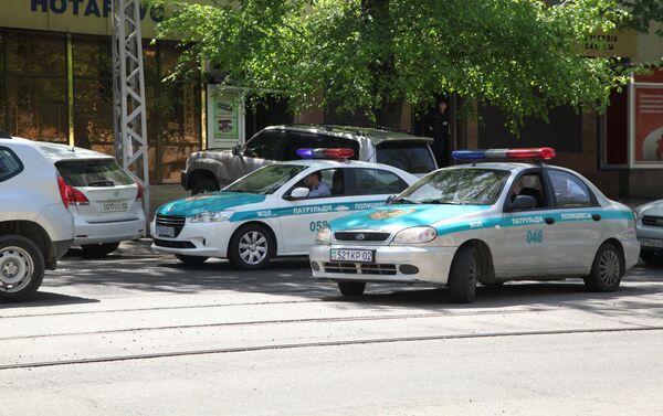 Полиция расчищает район Центральной клинической больницы в Алматы - Sputnik Казахстан