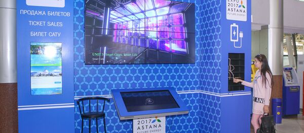 На железнодорожном вокзале Астаны размещен информационный стенд ЭКСПО-2017 На железнодорожном вокзале Астаны размещен информационный стенд ЭКСПО-2017 - Sputnik Казахстан
