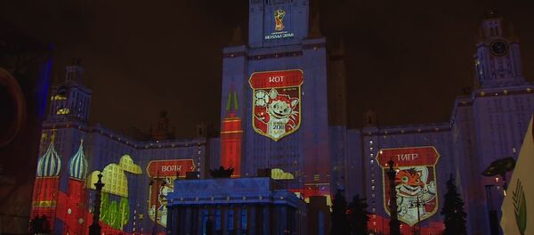 Талисманы ЧМ-2018 и красочный салют - в Москве открылся фестиваль Круг света - Sputnik Казахстан