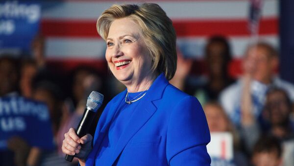 Предвыборное ралли кандидата в президенты США Хиллари Клинтон в штате Кентукки - Sputnik Казахстан