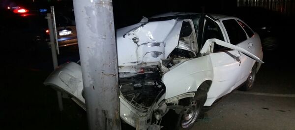 Lada Priora врезалась в светофор в Алматы - Sputnik Казахстан