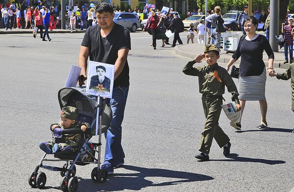 Бессмертный полк прошел по улицам Алматы - Sputnik Казахстан