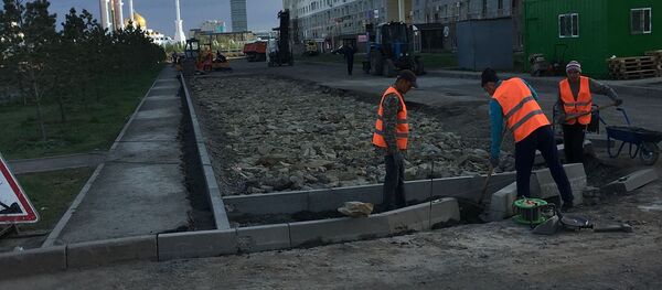 В районе домов 2 и 4 ЖК Кулагер будет полностью заасфальтирована площадь до дороги, где будет большая парковка - Sputnik Казахстан