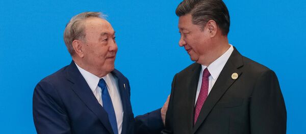 Нұрсұлтан Назарбаев пен Си Цзиньпин Нұрсұлтан Назарбаев пен Си Цзиньпин - Sputnik Қазақстан