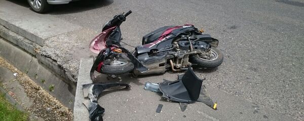 Pontiac сбил мопед на Байтурсынова - Айтеке би в Алматы - Sputnik Казахстан