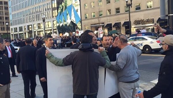 Драка охранников Эрдогана с протестующими - Sputnik Казахстан