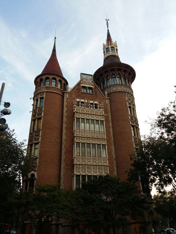 Дом со шпилями в Барселоне - Sputnik Казахстан