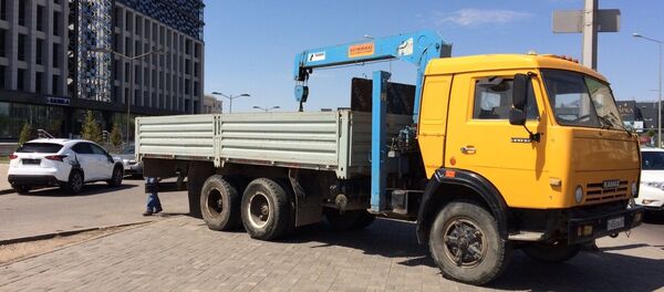 Грузовик столкнулся с несколькими автомобилями в Астане - Sputnik Казахстан