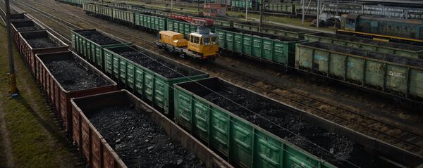 Вагоны с углем, архивное фото Вагоны с углем, архивное фото - Sputnik Казахстан