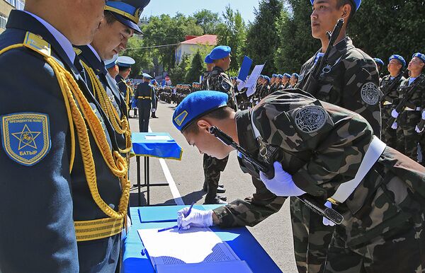 Новобранцы Службы государственной охраны приняли Военную присягу - Sputnik Казахстан