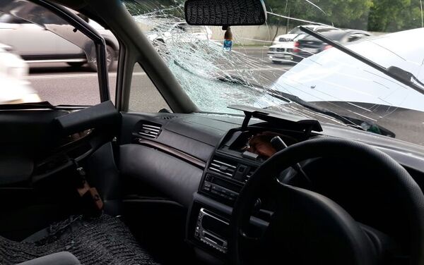 Колесо взорвалось в движущемся автомобиле в Алматы - Sputnik Казахстан