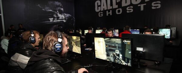 Архивное фото геймеров, играющих в Call of Duty Архивное фото геймеров, играющих в Call of Duty - Sputnik Казахстан
