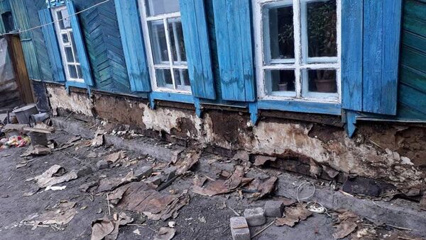 Архивное фото разрушающегося дома - Sputnik Казахстан