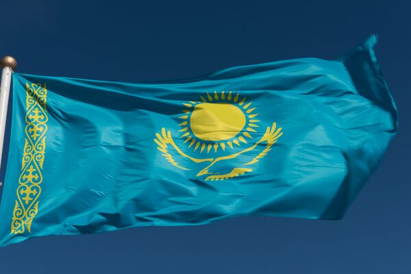 Флаг Казахстана на территории комплекса жертв политических репрессий и тоталитаризма АЛЖИР (Акмолинский лагерь жен изменников родины) в Акмолинской области Флаг Казахстана на территории комплекса жертв политических репрессий и тоталитаризма АЛЖИР (Акмолинский лагерь жен изменников родины) в Акмолинской области - Sputnik Казахстан