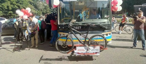 Автобусы с велосипедными креплениями - Sputnik Казахстан