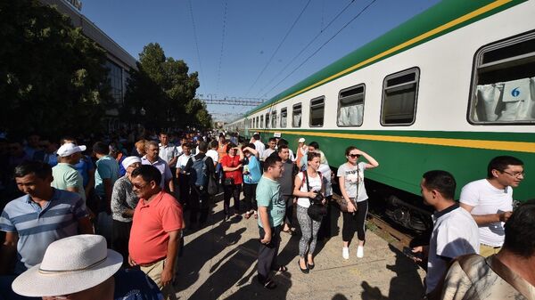 Запуск поезда сообщением Самарканд - Астана - Sputnik Казахстан
