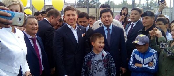 Геннадий Головкин спорттық кешеннің ашылу кезінде Геннадий Головкин спорттық кешеннің ашылу кезінде - Sputnik Қазақстан