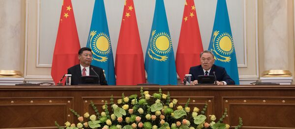 Президент Казахстана Нурсултан Назарбаев и председатель КНР Си Цзиньпин - Sputnik Казахстан