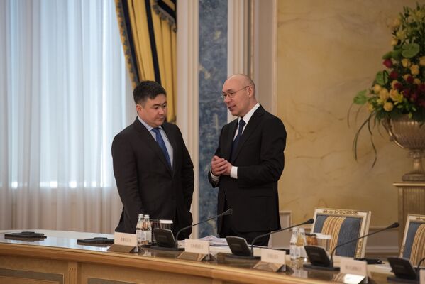 Тимур Сулейменов (слева) и Кайрат Келимбетов (справа) - Sputnik Казахстан
